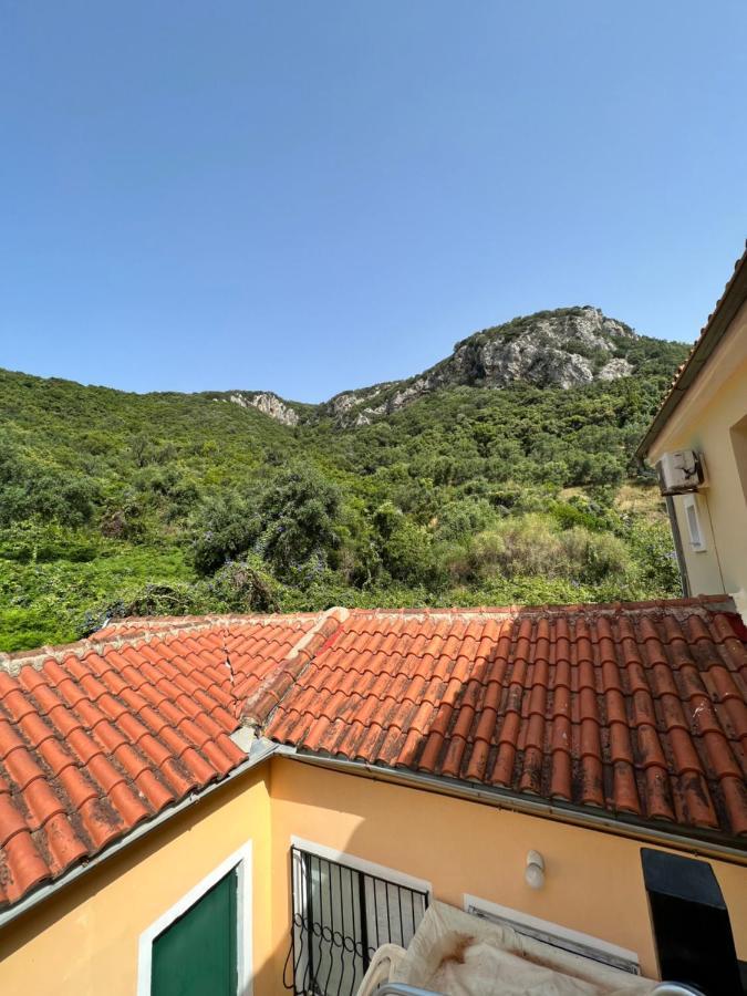 Lithino - 5min From The Appartement